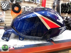 11-13 honda cbr 250 depo cbr 250 yakıt tankı sıfır orıjınaldir  17520-kyj-960zb 