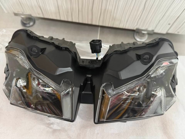 23-26 Kawasaki Zx 636 ön far sıfır orıjınal