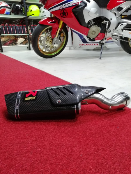 Honda Cbr 1000RR 2017-19 Akrep Tip 1.Sınıf Slip-On Egzoz Carbon