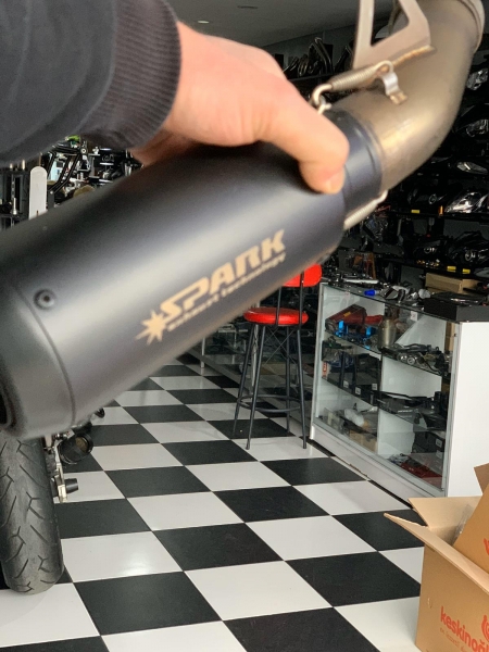 Bmw S1000r slip on spark egzoz 2.el temiz 2009-2014