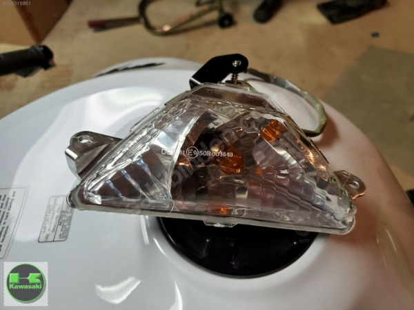 13-17 kawasaki zx6 sinyal zx636 sinyal zx 636 sinyal sağ ön  23040-0132