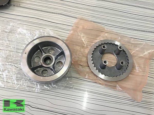 CBR 125 DEBRİYAJ GÖBEĞİ IKI PARÇA SIFIR ORIJINAL