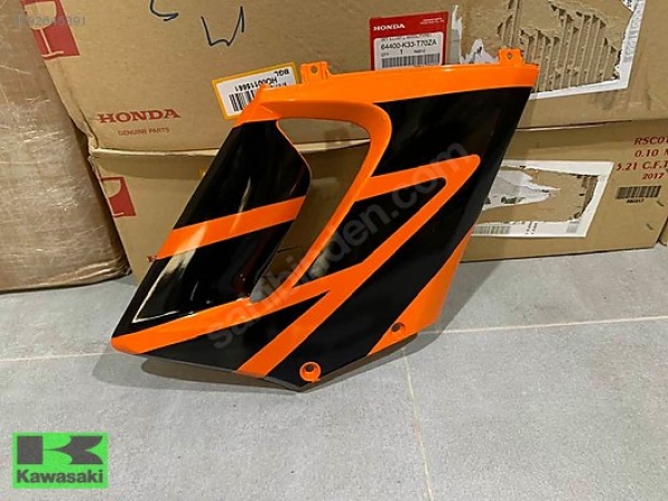 04-09 CBR 125 SAĞ GRENAJ CBR 125 SAĞ GRANAJ SIFIR ORIJINAL TURUNCU RENK 