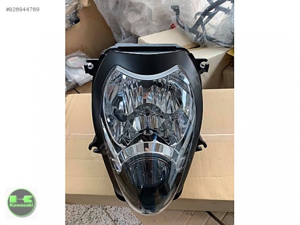 99-07 suzuki hayabusa ön far gsxr 1300 ön far sıfır orıjınaldir  35100-24f60-999 parça kodu