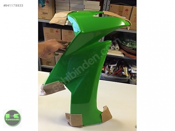 08-10 kawasaki zx10 sağ grenaj zx 10 sağ grenaj sıfır yeşil renk  urun sıfır 